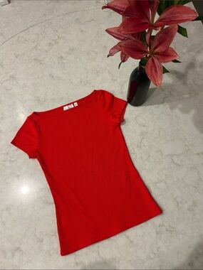 NWOT Cyrus Essentials Refined Boatneck Top